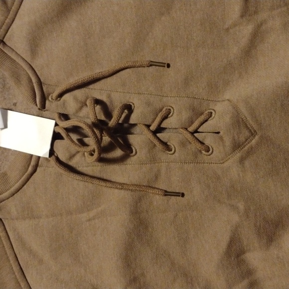 Brown sweatshirt ties in front - Picture 3 of 3